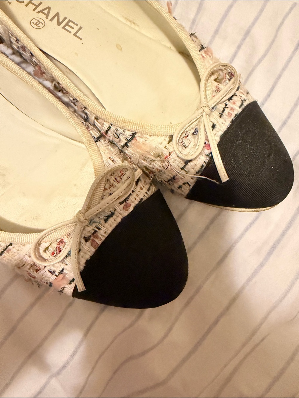CHANEL Cream Multicolor Tweed Flats with Black Cap Toe - Picture 11 of 12